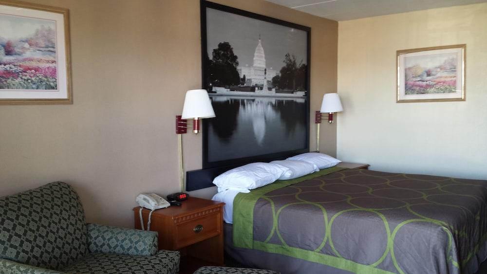 Super 8 By Wyndham Manassas Hotel Exterior foto