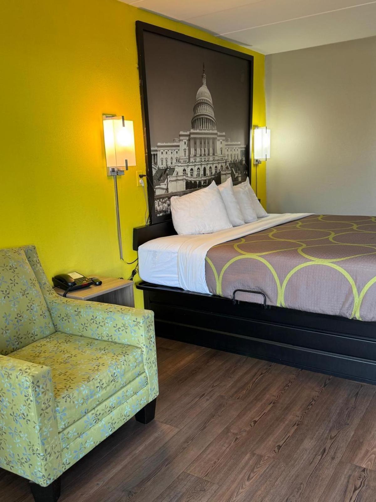 Super 8 By Wyndham Manassas Hotel Exterior foto